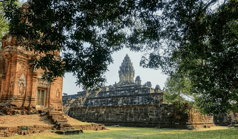 Le groupe des Roluos : de Bakong à Angkor