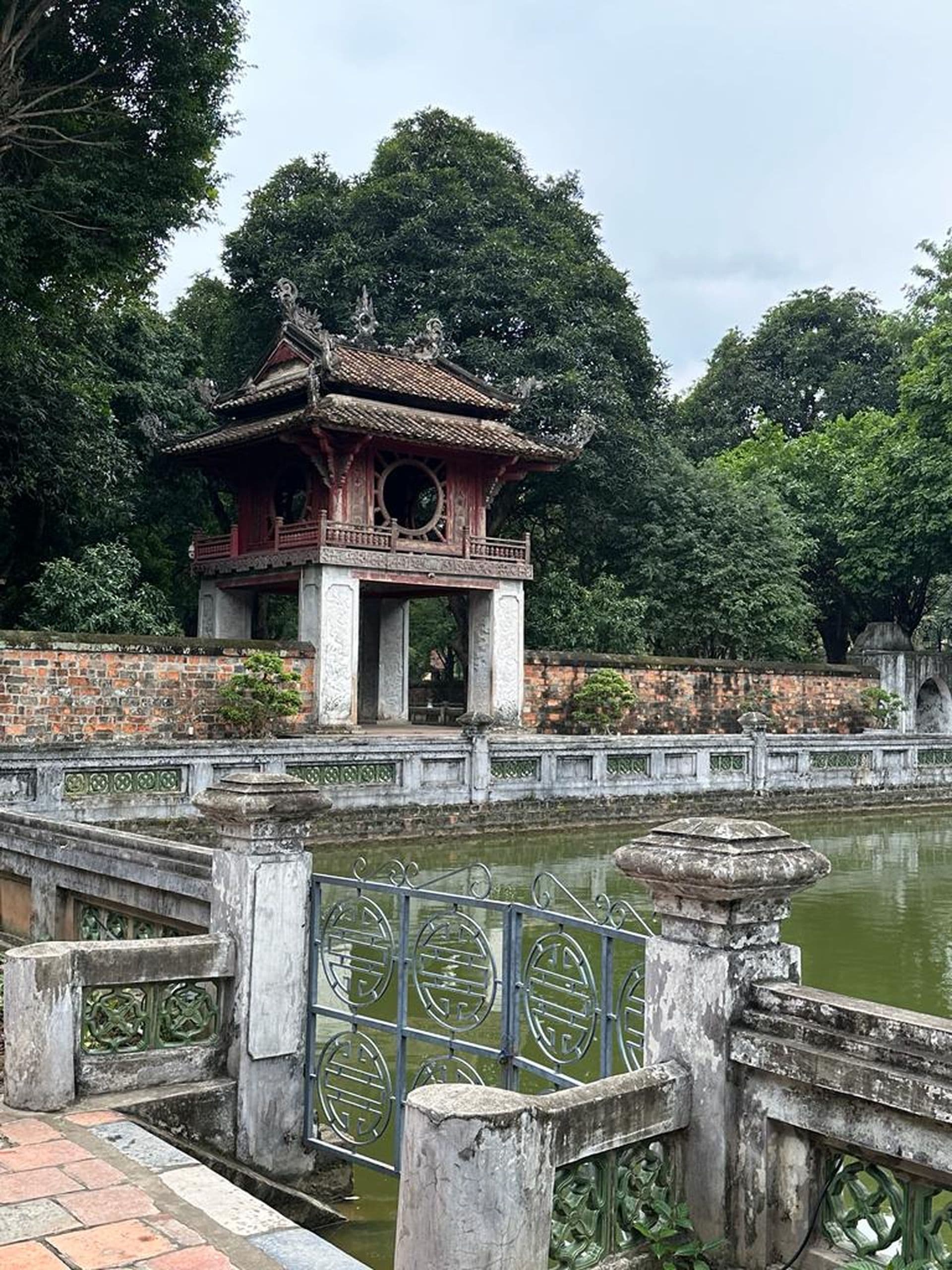 The literature temple