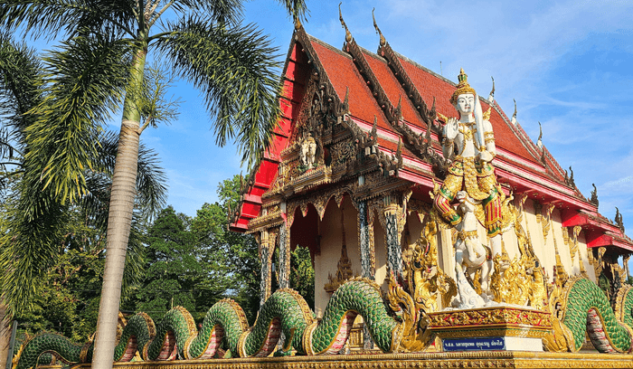 Koh Chang Wat Salak Phet Temple